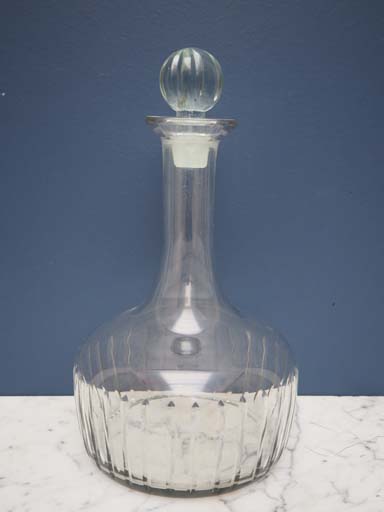 Glass carafe with stopper