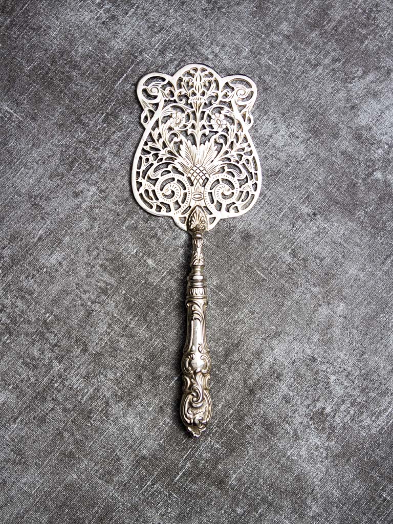 Pelle tarte décor baroque argent antique. - 1