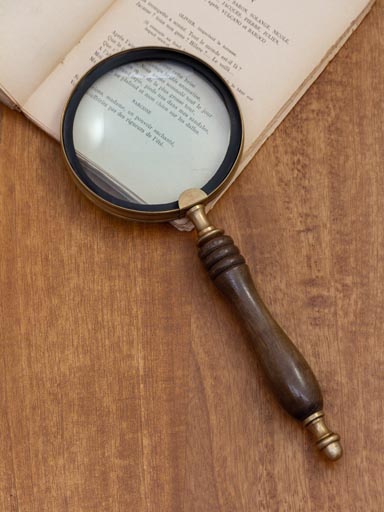 Magnifier with wooden handle