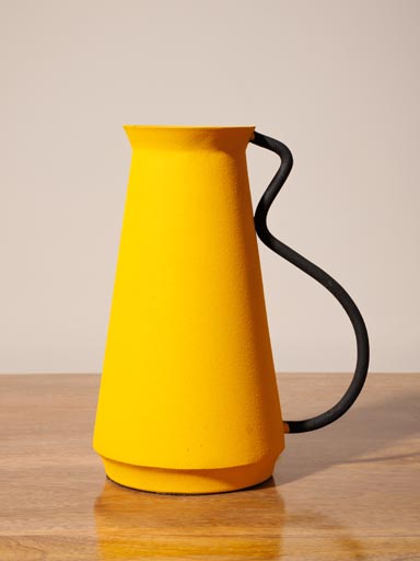 Vase jaune style graphique