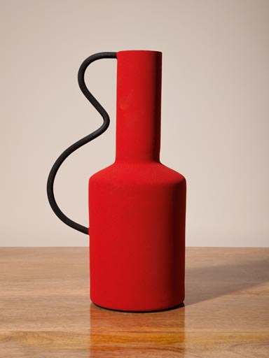 Vase rouge style graphique