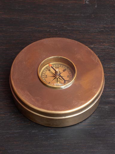Box with mini compass lid