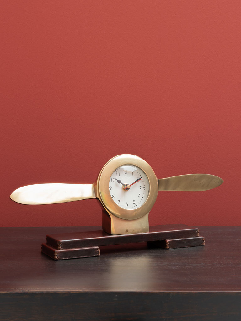 Propeller clock on leather base - 3