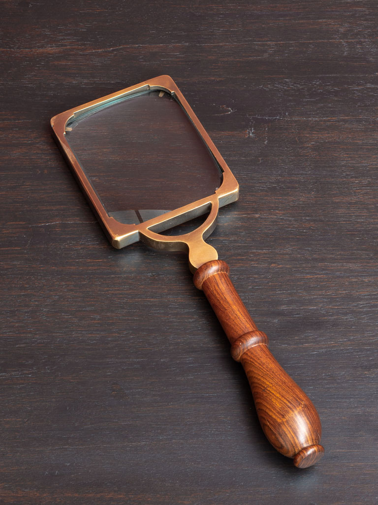 Square magnifier with wooden handle - 1