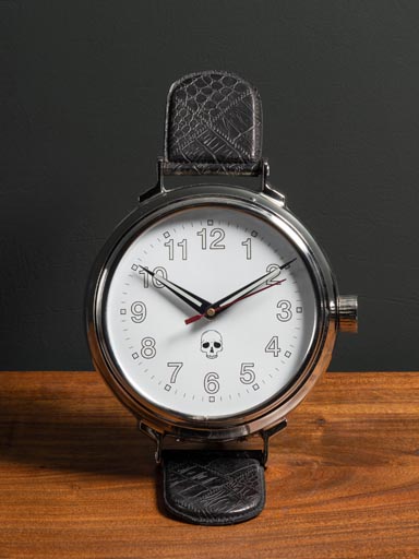 Table clock Skull watch style