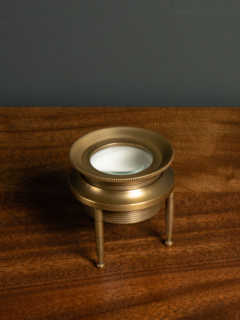 Small brass magnifier on tripod - 1