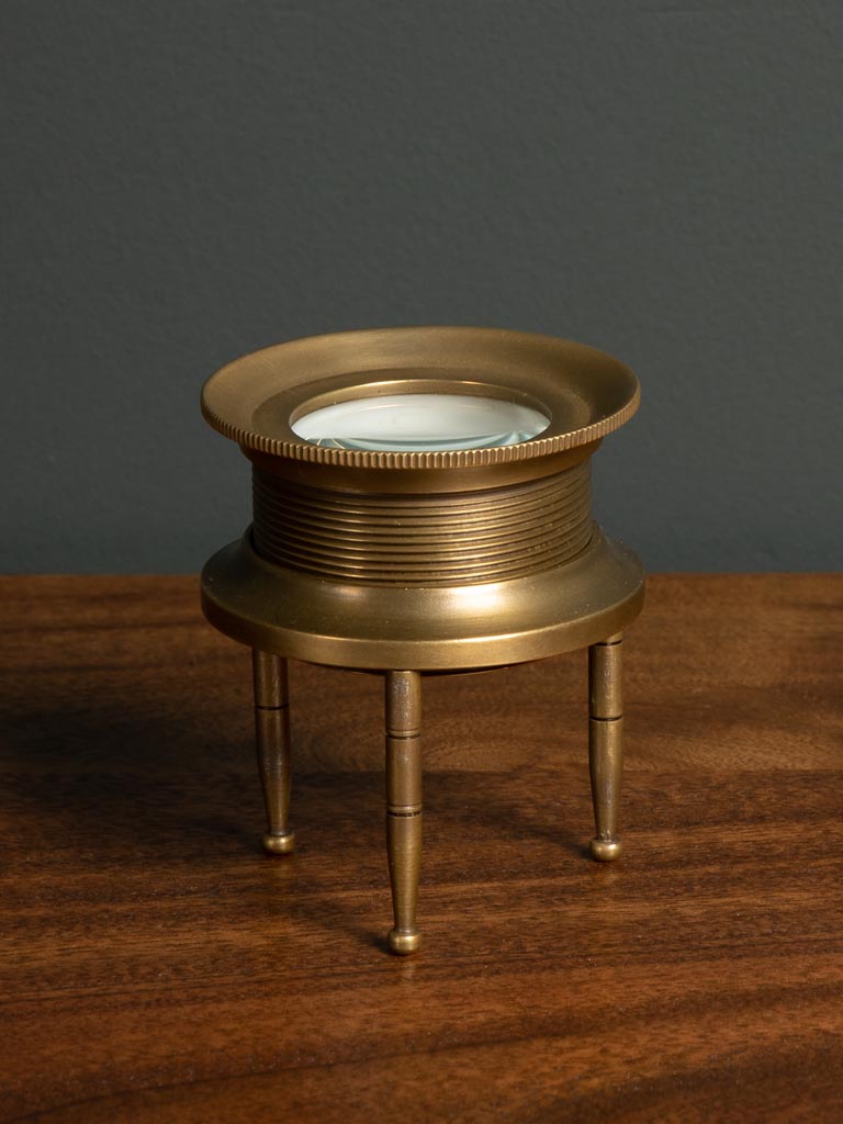 Small brass magnifier on tripod - 3
