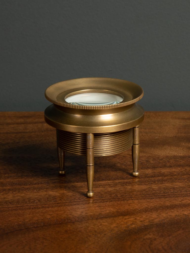 Small brass magnifier on tripod - 4