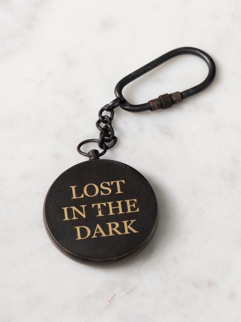 Porte clé boussole « lost in the dark » – Hometa - Décoration d'intérieur