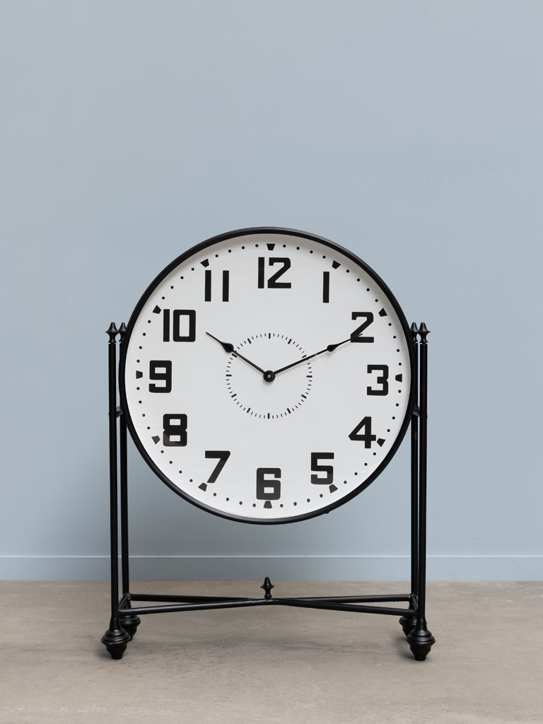 Double side standing clock Manchester - 1