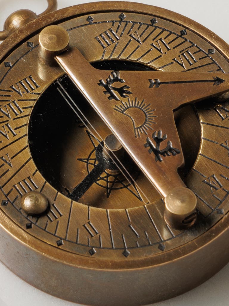 Magellan compass - 3