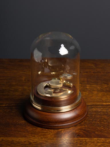 Glass dome with measure instrument