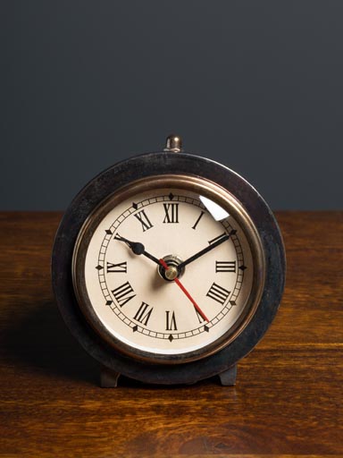 Petite horloge type phare