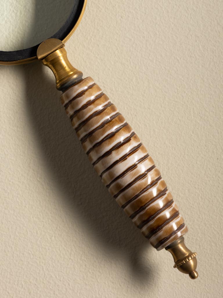 Magnifier with carved wood handle - 3