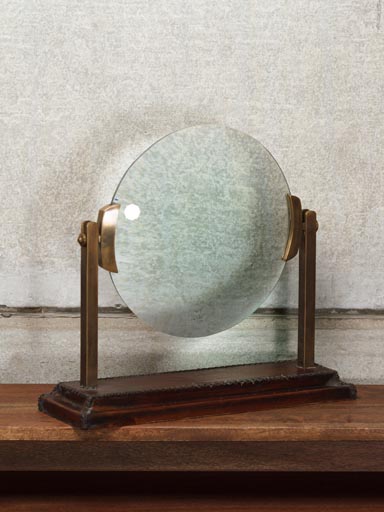 Large magnifier on leather base with brass stands