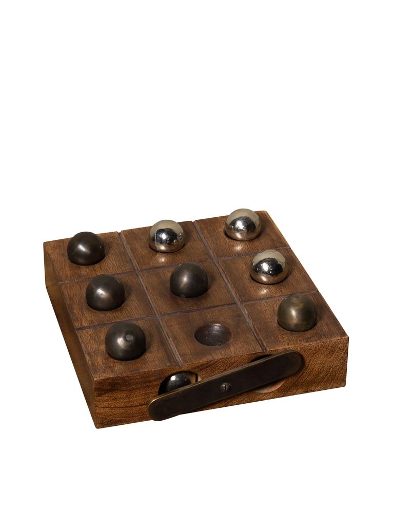 Tic tac toe game with marbles - 2