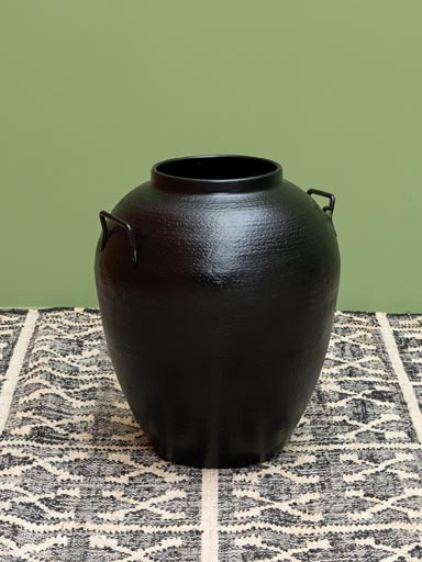 High urn with thin handles