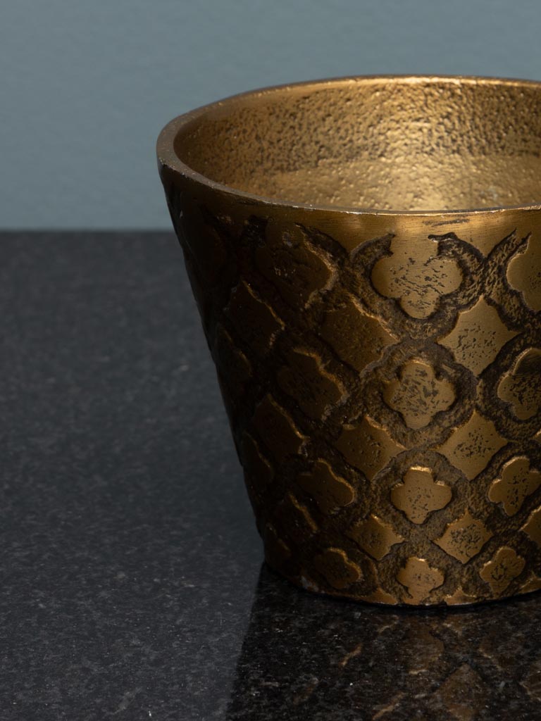 Golden engraved flower pot - 3