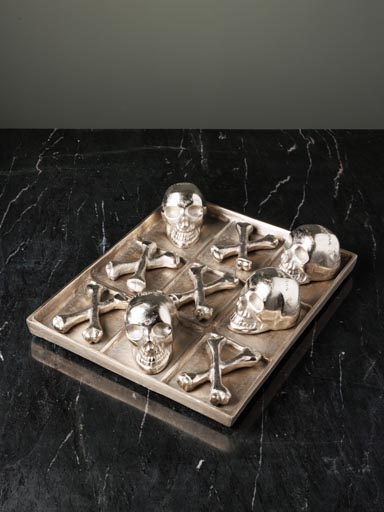 Tic Tac Toe skulls & bones