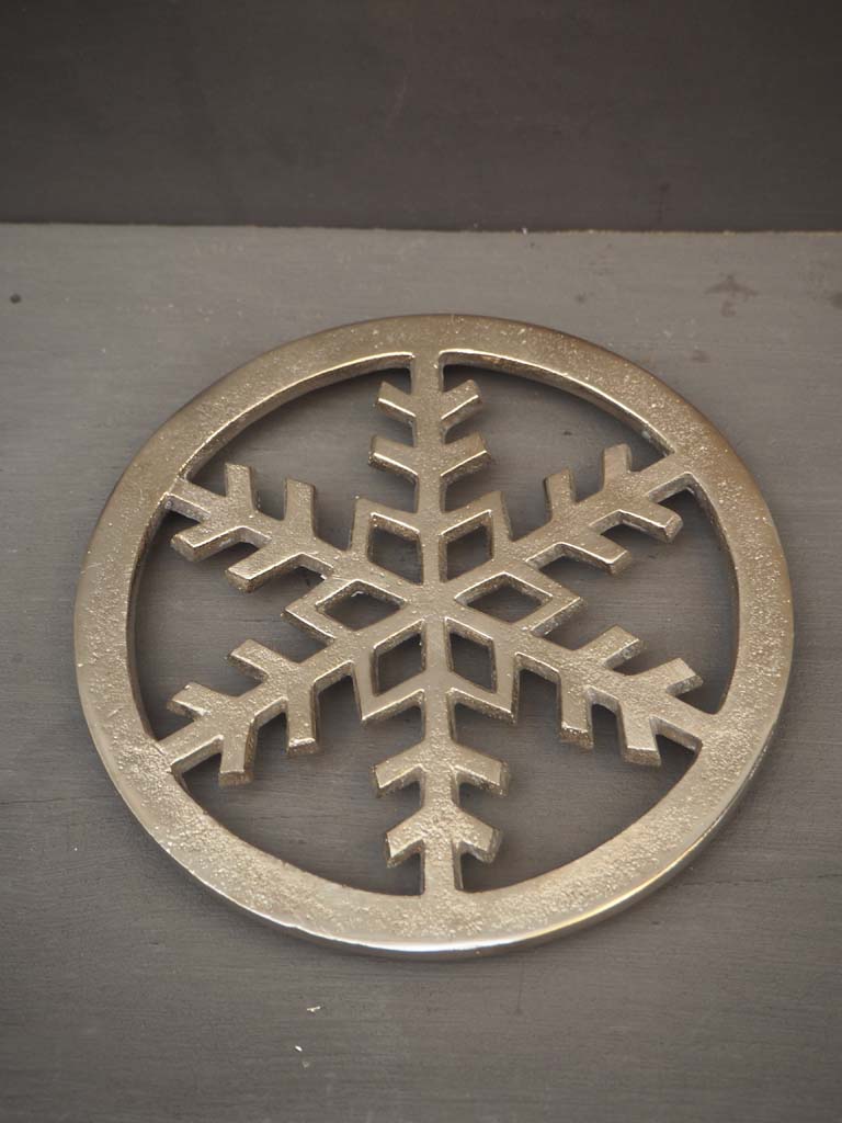 Trivet with snowflake nickel finish - 1