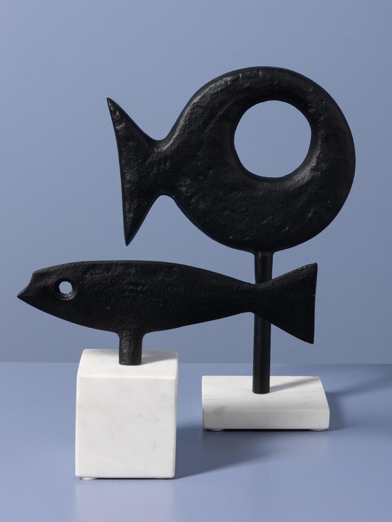 Poisson rond noir stylisé sur base marbre - 4