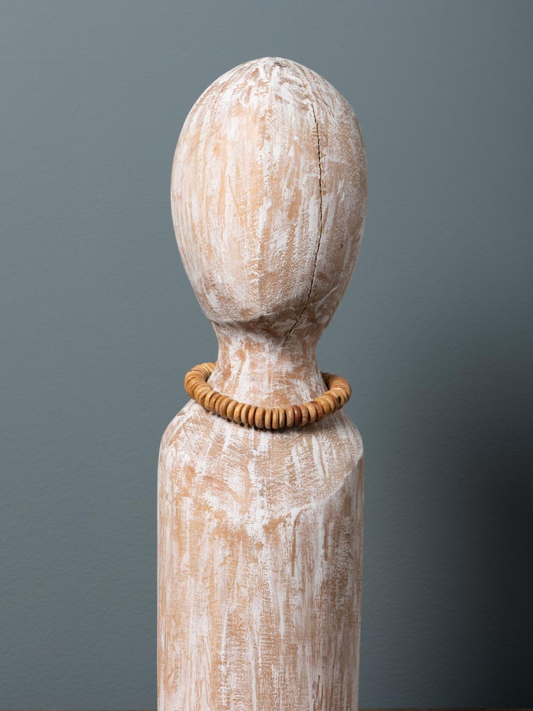 Female bust log with necklace - 3