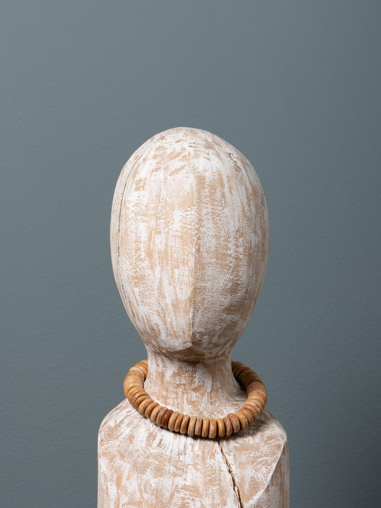 Small female bust log with necklace - 5