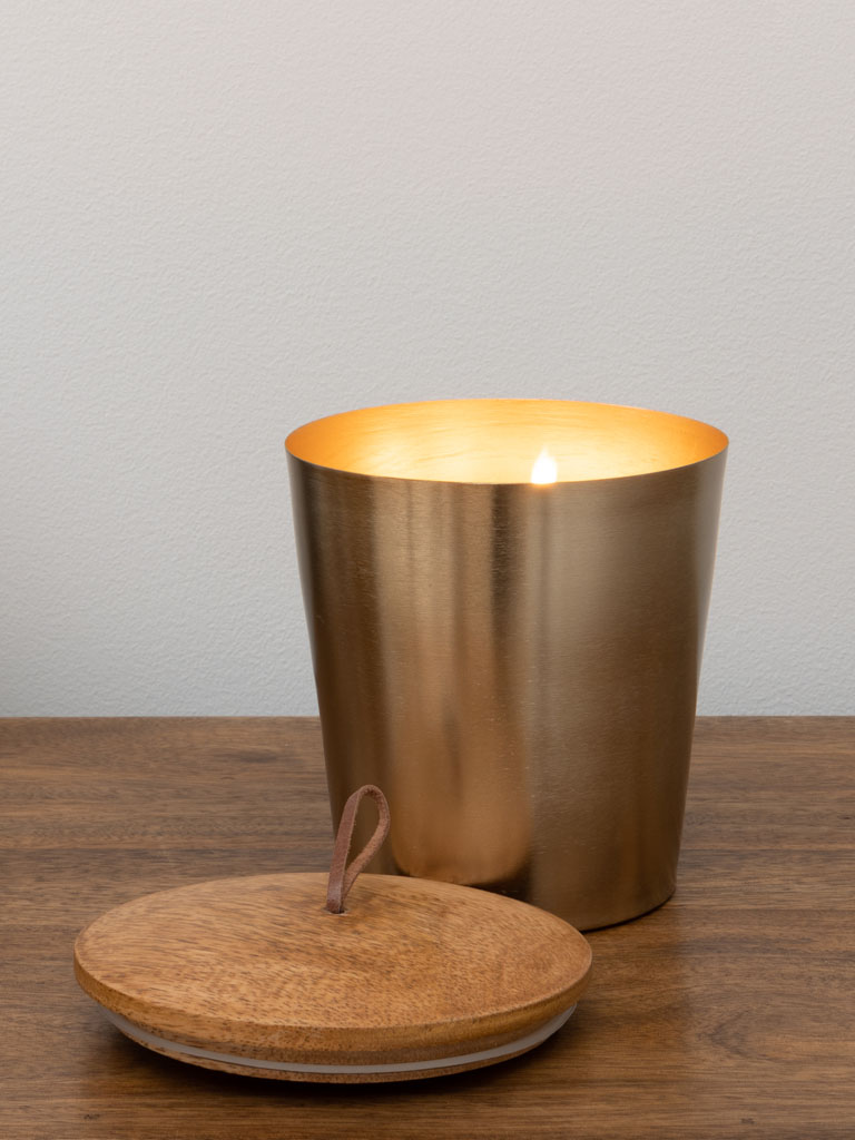 Soy wax candle in brass pot with wooden lid - 1