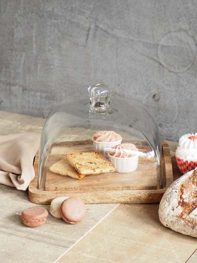 Cloche sur plateau carré en bois