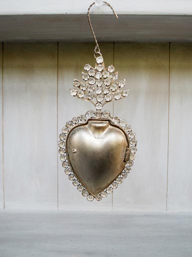 Heart box w/ diamonds