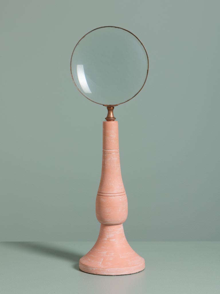 Large mangifier on pink wooden stand - 1