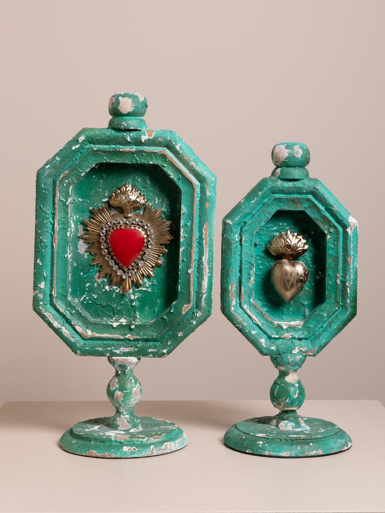 Small red ex-voto on emerald stand - 4