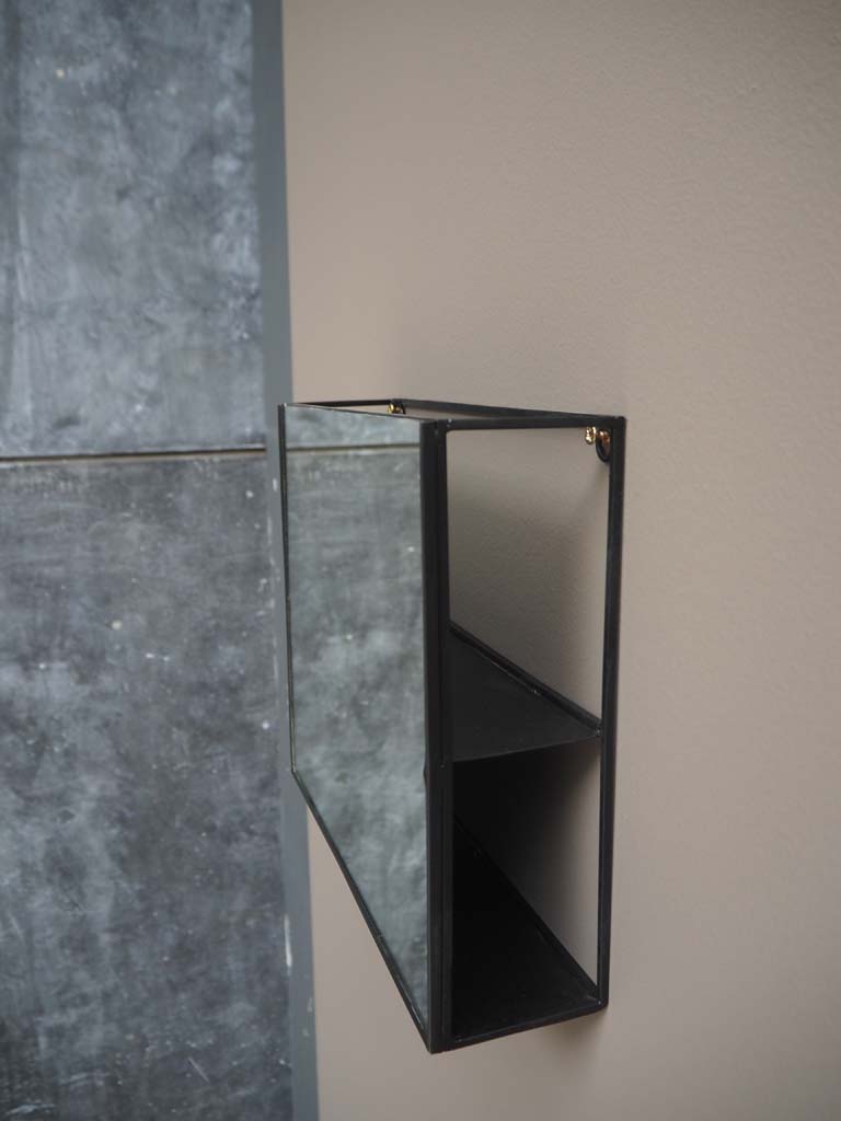 Mirror with secret shelf - 3