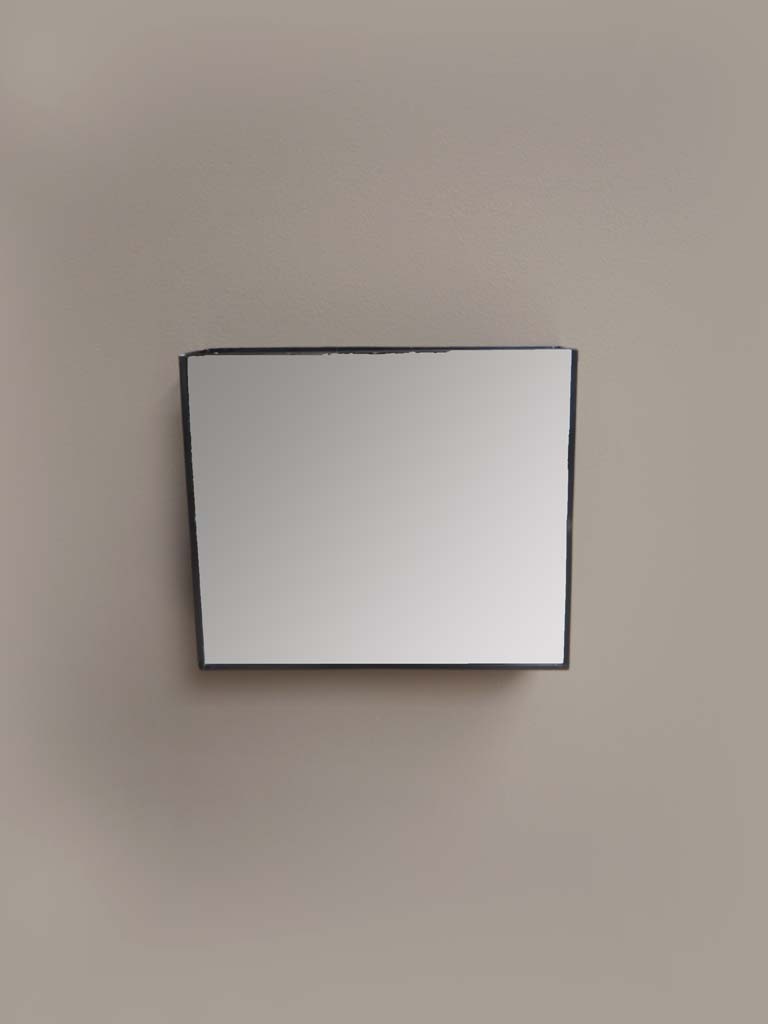 Mirror with secret shelf - 4