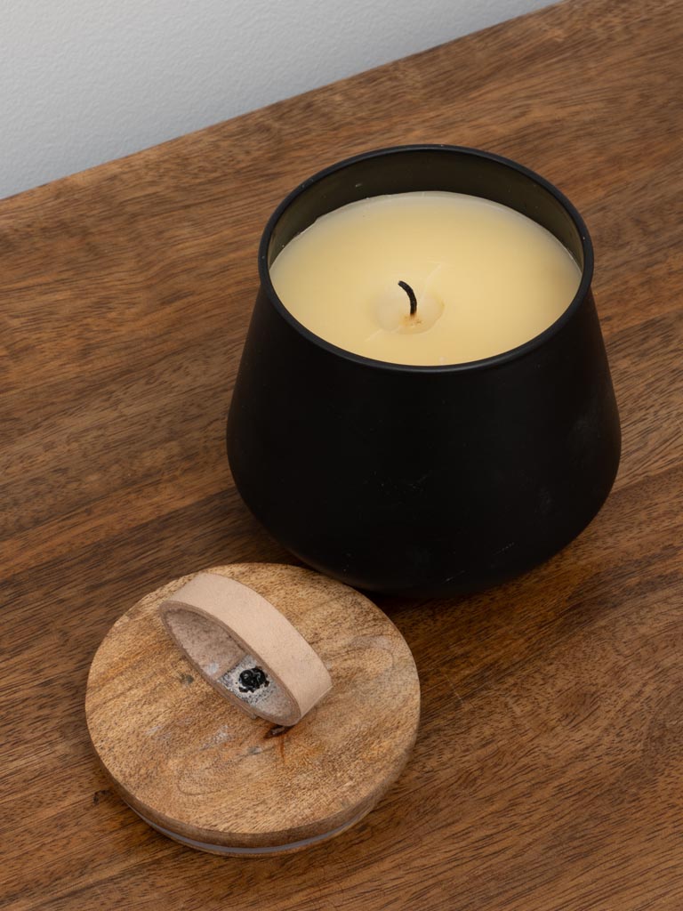 Candle in black pot with wood and leather lid - 4