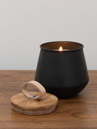 Candle in black pot with wood and leather lid