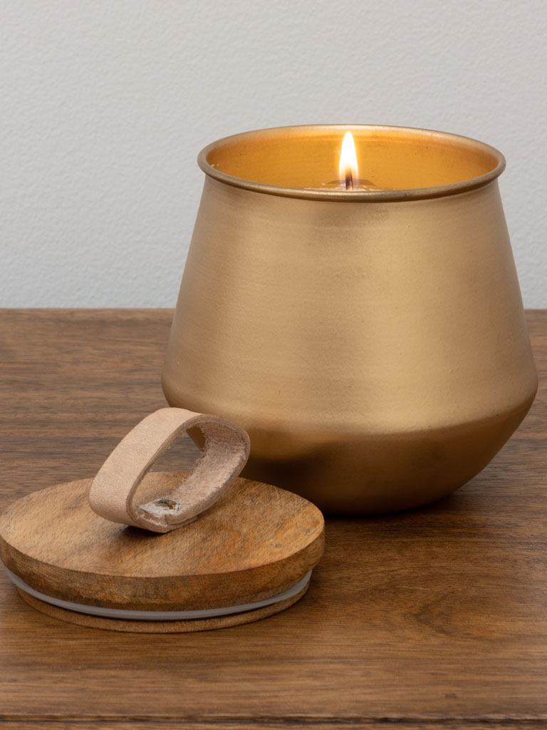 Candle in gold pot with wood and leather lid - 1