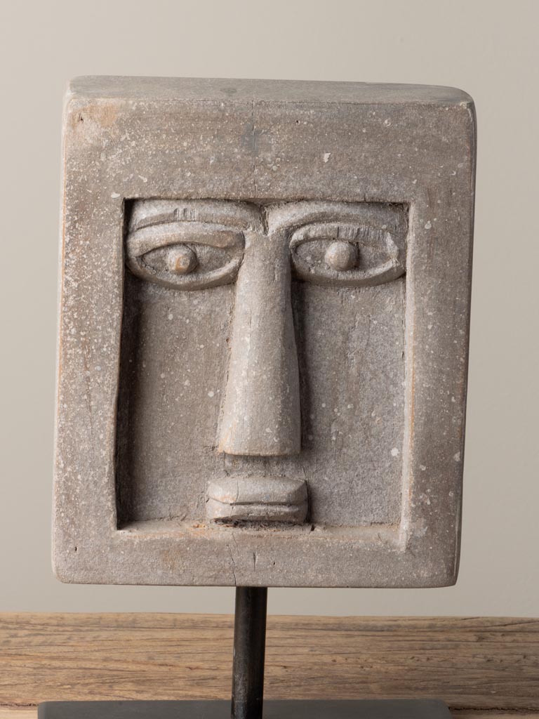 Moaï head greyish on iron stand - 5
