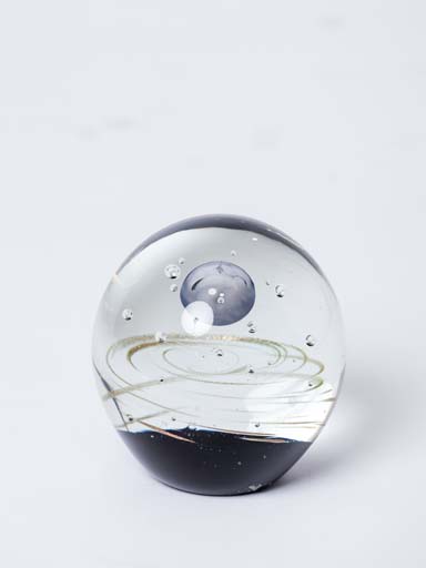 Glass paperweight 
