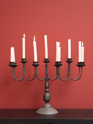 Multiple iron candlestick Romance