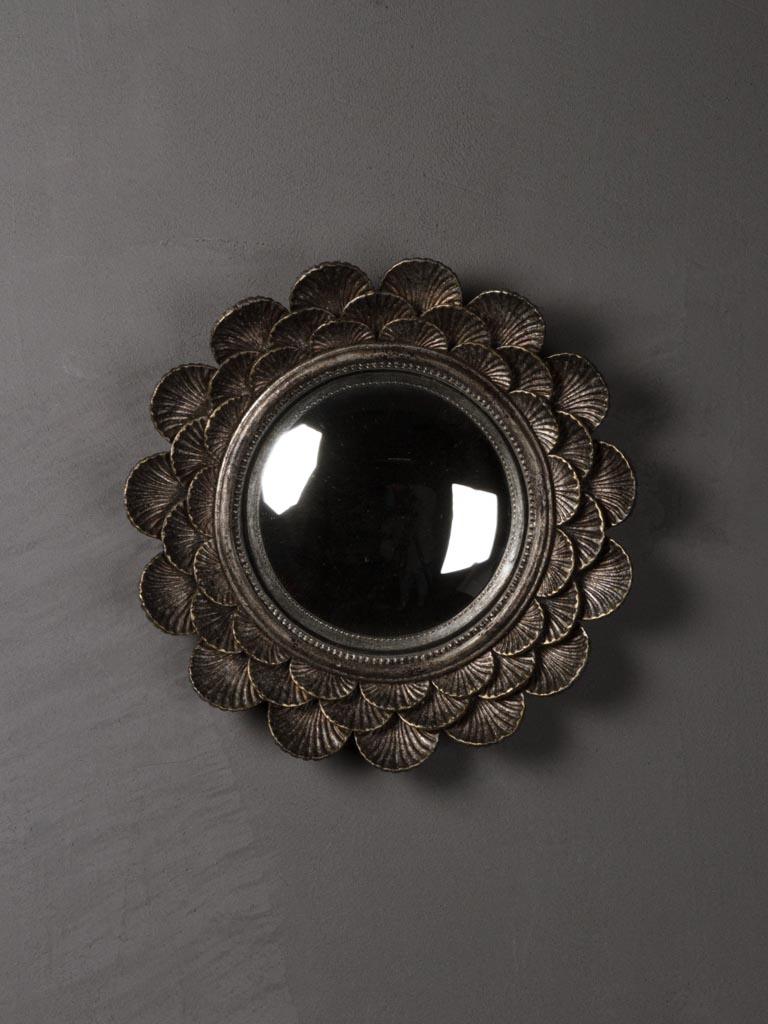 Small convex mirror silver shells - 1