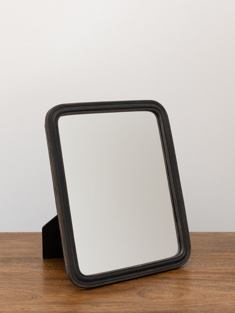 Black mirror rounded edges - 1