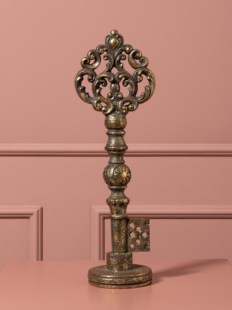 Large antique gold key decoration Seruria - 1