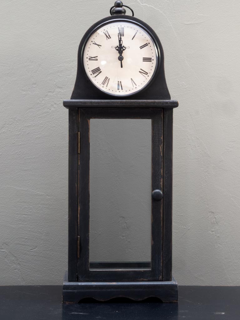 Horloge à poser et vitrine - 1