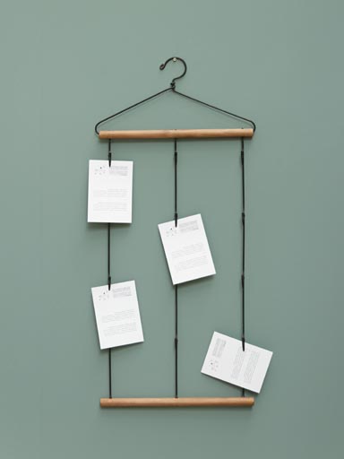 Hanger style pictures holder