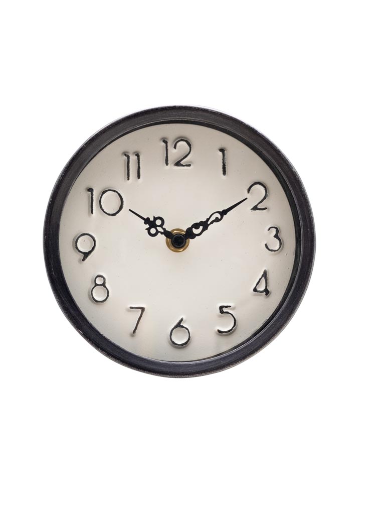 Small magnetized clock - 2