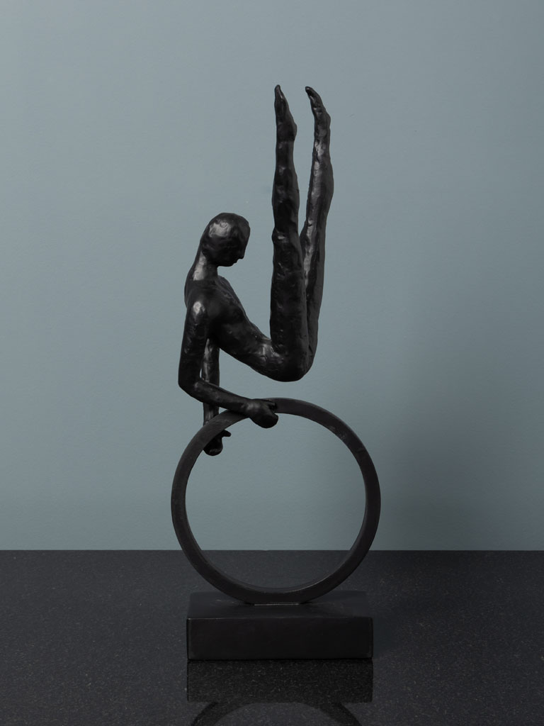 Figurine de gymnaste sur cercle - 1