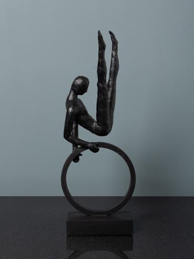 Figurine de gymnaste sur cercle