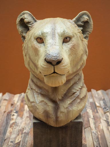 Lioness resin head on stand