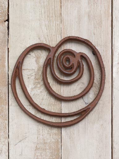 Cast iron rusty trivet round shell shaped